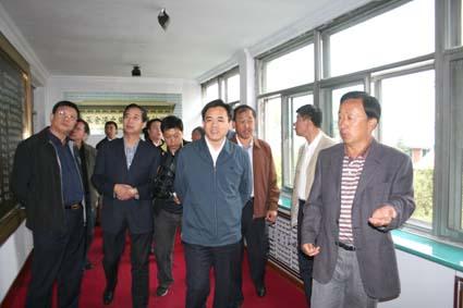 藍藝面對危機積極應對贏贊揚