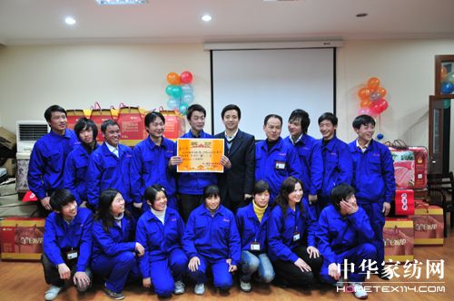 �옷���{����