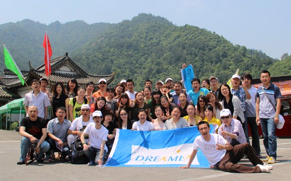 �������M(j��n)���Ӊ�(m��ng)�R�F(tu��n)�(du��)��չһ����Ӗ(x��n)�I(y��ng)֮������{��