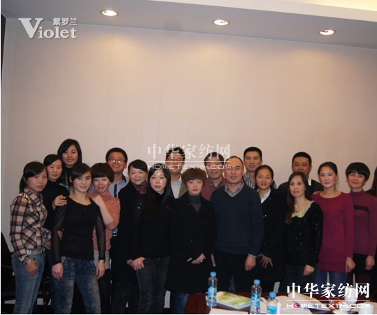 ���_�m��ֱ�I��˾��Ӣ�T��pkِ�e��