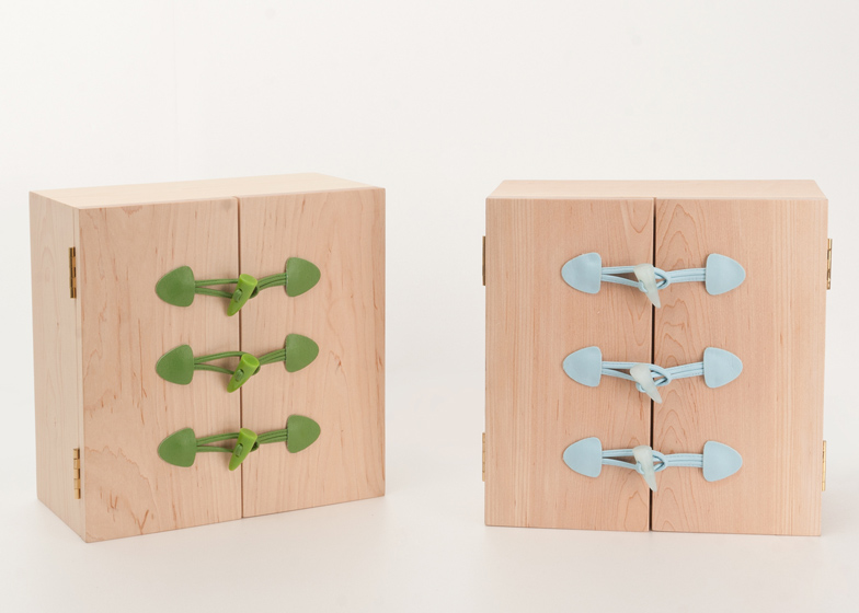 Dong-yeop:衣扣儲存柜