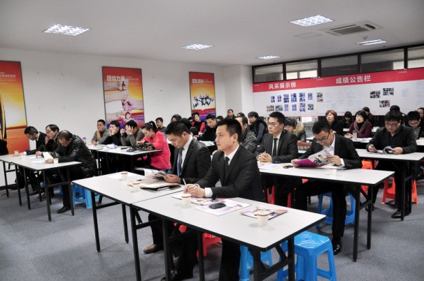 �Ϸ����2013�괺��(ji��)�F(tu��n)�ݕ�(hu��)�ڜ��e��