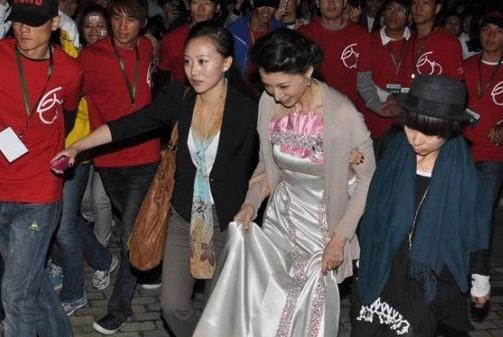 �R���P�I(l��ng)�10��Ů�Ǳ��S���PK