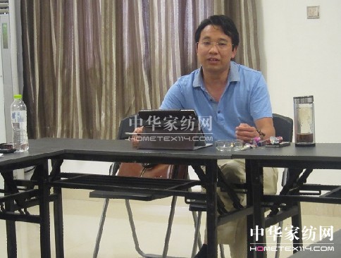 雨蘭召開2013營銷會議