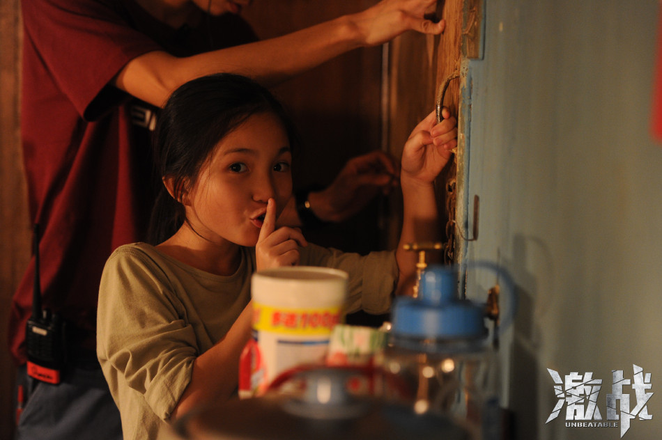 "激戰(zhàn)"劇照梅婷飾演命運多舛的母親