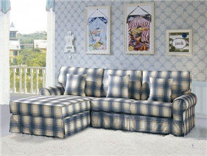 雅致清新客廳 布藝沙發色彩凸顯時尚