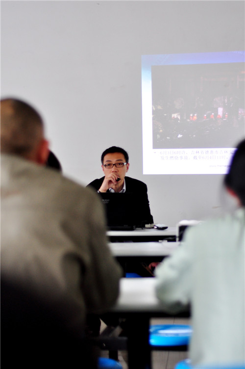 南方寢飾聯合山陽安全辦召開安全生產培訓