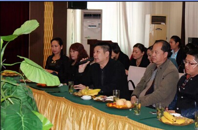 ���ˍu�Ҽ�2015������Ʒ�b�p���߽��N����Մ���A�M�Y����