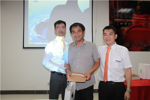 圣富萊家紡“品•迎未來”2015新品發(fā)布會(huì)啟航