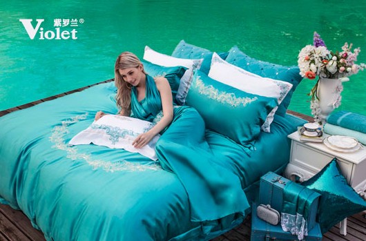 紫羅蘭美翻整夏,醉心床單與復古家居融合