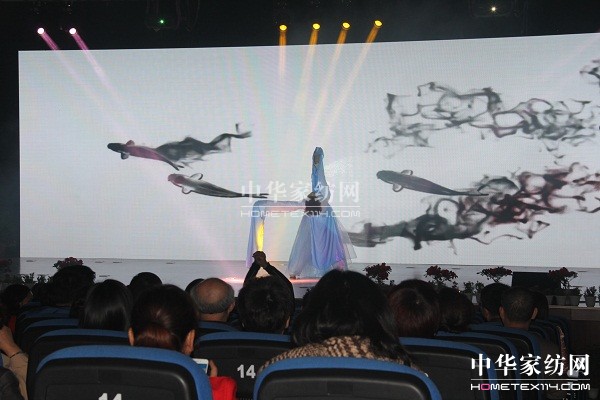 雨蘭“詩意生活•2016”新品演藝會璀璨綻放