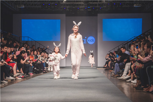 Luolaikids跨界合作閃耀上海兒童時裝周