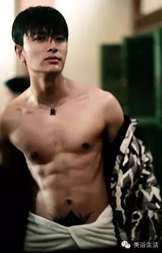 美浴生活:有一種性感叫浴巾,有一種誘惑叫裹浴巾!