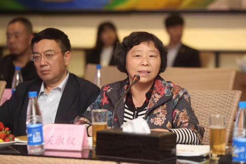 上海家紡協(xié)會(huì)攜手錦榮輕紡城齊聚鄭州舉行紡織行業(yè)研討會(huì)