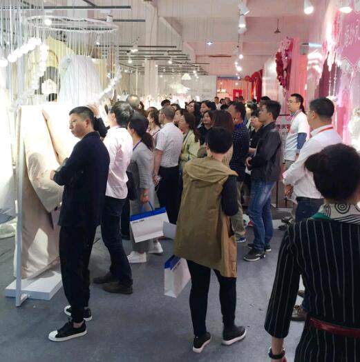 ���R���Ҽ�2017�ﶬ��Ʒ�l�����A�M��Ļ