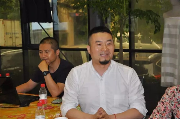 �����Ҽ��f(xi��)��(hu��)���L��һ���� ��؛�M�M