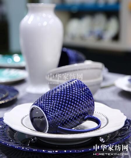 �������I���R���Ϻ���Ʒ�Ҿ�չ�A���_Ļ���c����