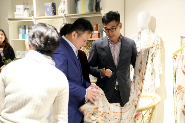 ���������ںϰl(f��)չ������L����Ī��˹