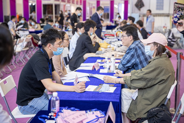 ��Ӌ�r15�죡2022�������H�������b����朲��[���_չ�ڼ�