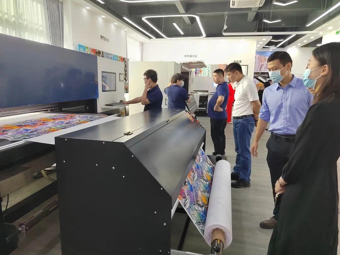 翔彩紡織品數(shù)碼印藝展示中心成功揭幕,現(xiàn)場發(fā)布多款重磅新品